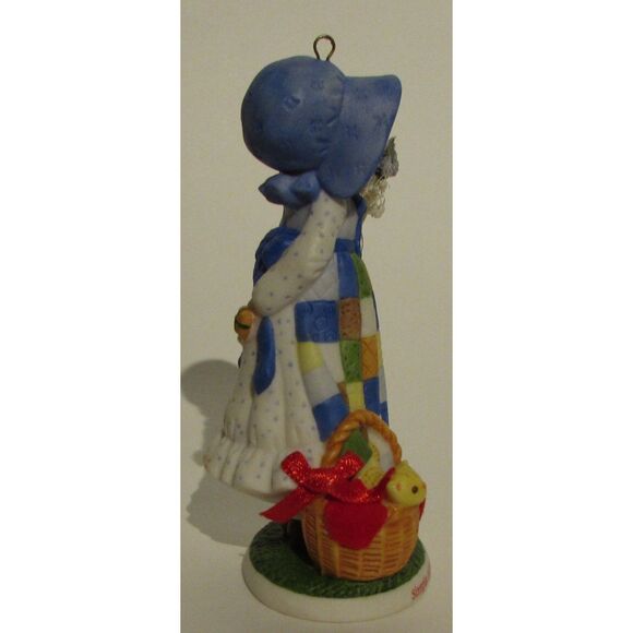 Holly Hobbie Simple Gifts of Love 2003 vintage ornament kitty cat in basket - Picture 3 of 9